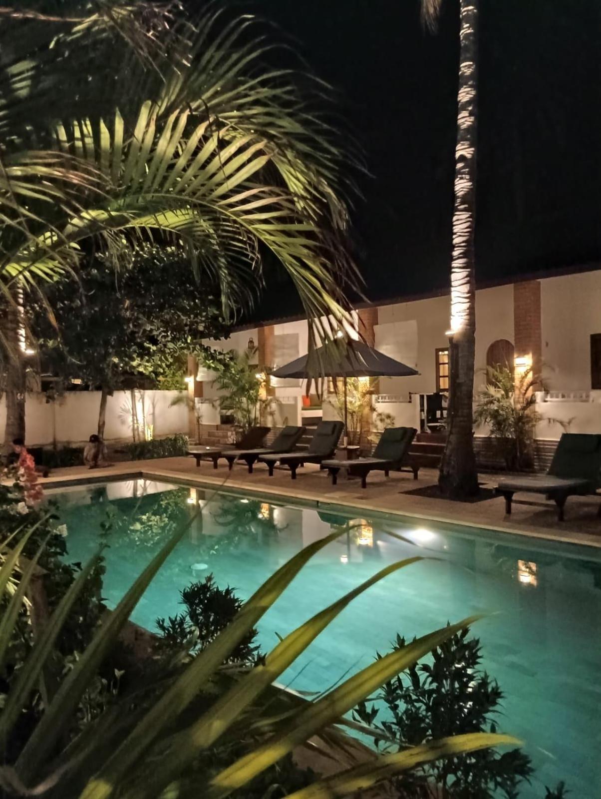 White Coconut Resort Gili Trawangan Exterior foto